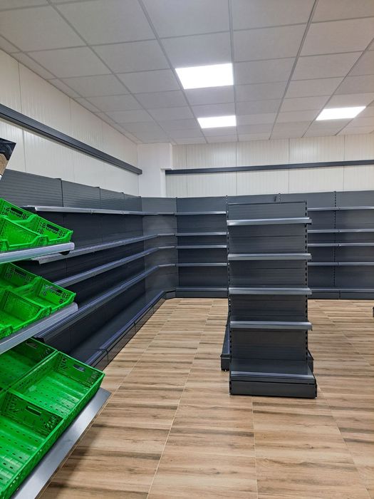 Стелажи за магазини