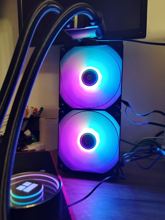 Thermalright Frozen Notte 240 Black ARGB, cooler AIO 240 mm, Kit AMD lipsă