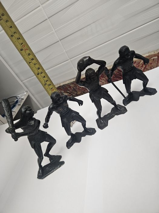 4 figurine din plastic anii 80