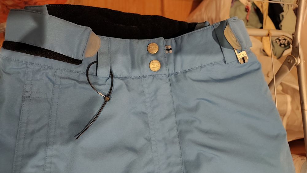 Нов скиорски гащеризон