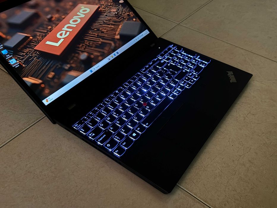 15.6' Touch Xeon W-10855M Lenovo ThinkPad P15V 16GB DDR4/256GB/Nvidia