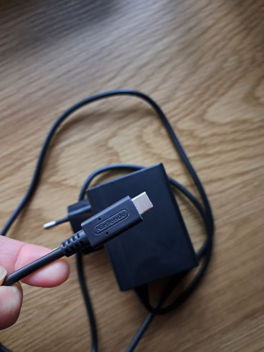 Nintendo Switch + зарядно