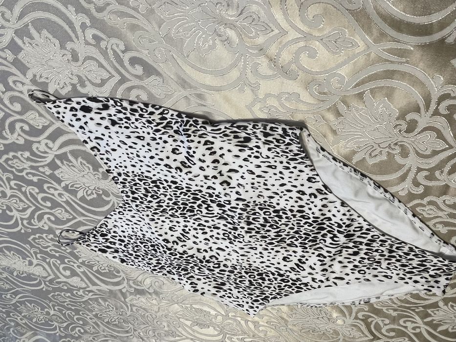 Продам слитный купальник