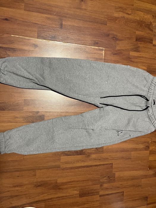 Pantaloni trening Jordan originali gri – stare foarte bună