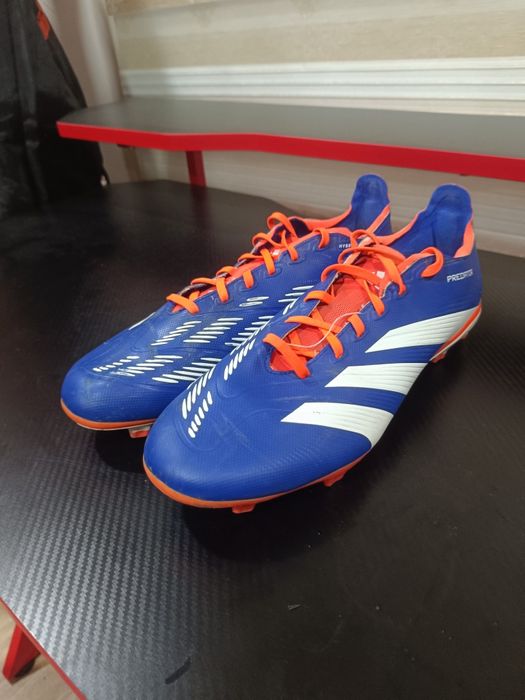 Футболни обувки Adidas predator