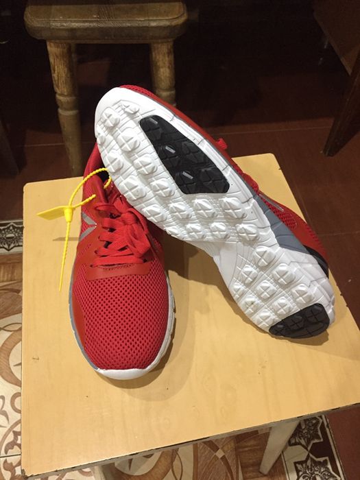 Продам кроссовки мужские