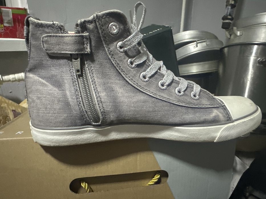 Продам кеды Replay