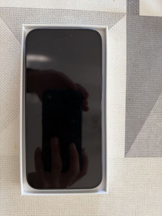 Vând iPhone 17 Pro Max, 256 GB, culoare Deep Blue - 93% baterie