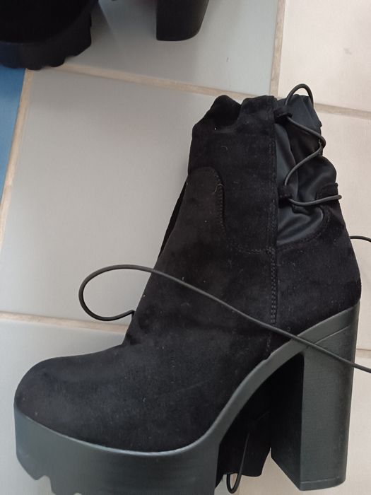 Дамски спортно- елегантни ботуши