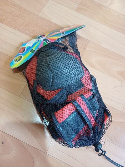 Роликовые коньки