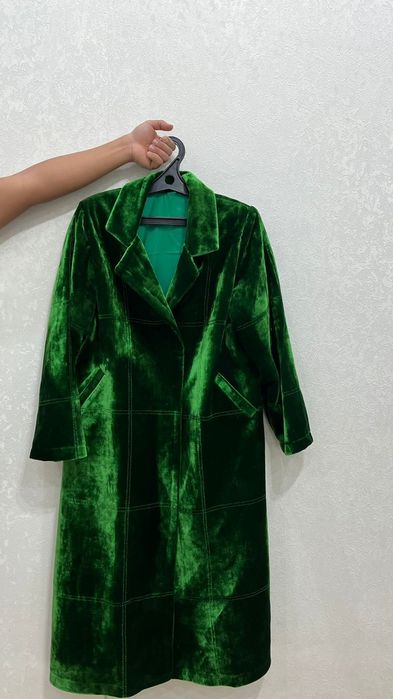 Женский бархатный тренч,