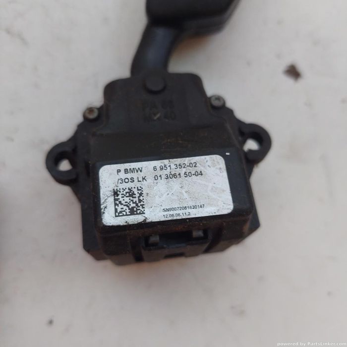 Maneta Semnalizare Bmw 5 (E60) [ 2001 - 2010 ] Oem 695135202
