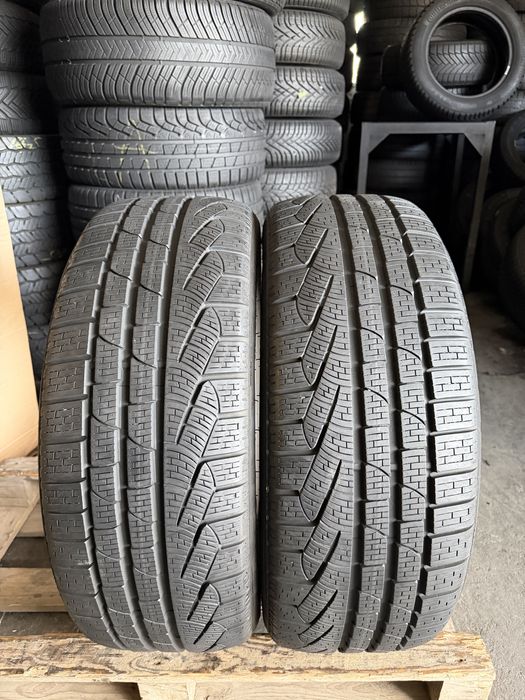 2 anvelope iarna ca NOI 235/45/20 , Pirelli , 7.5 mm !