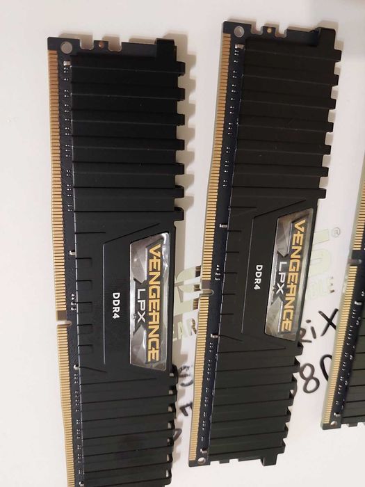 32GB DDR4 3600Mhz CL18 - Corsair Vengance LPX