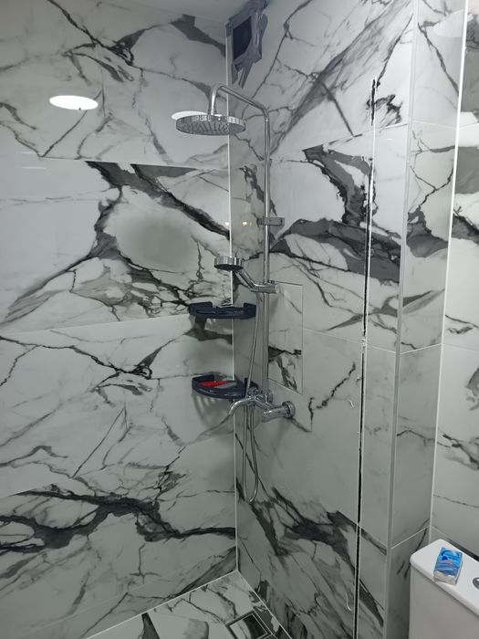 Аксесоари за баня параван душ батерия мивка дизайнерска