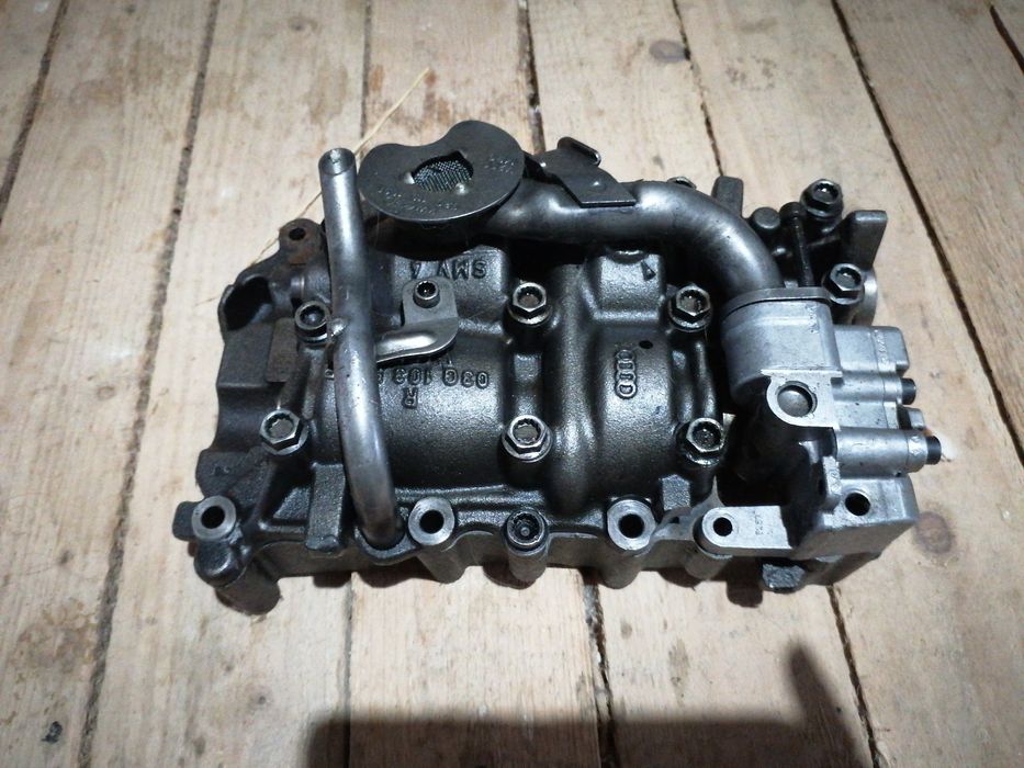 Vând chiloasa injectoare și pompa de ulei passat b6  2.0 bmp