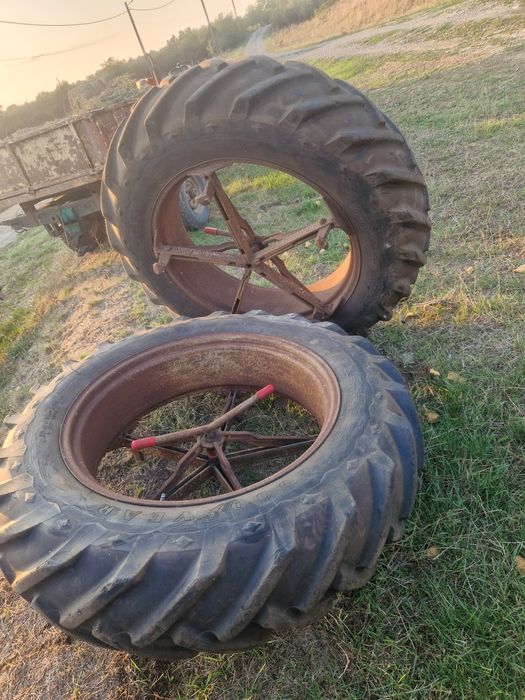 Vand sau schimb roti tractor r36