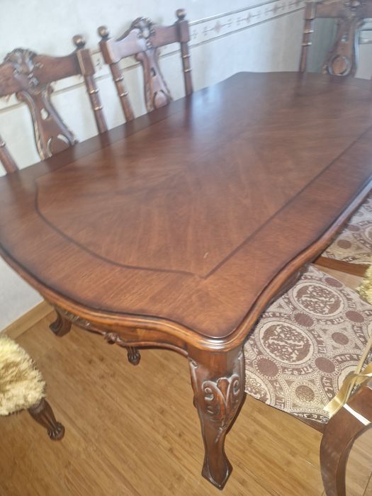 Столы , сиулья , банкетки