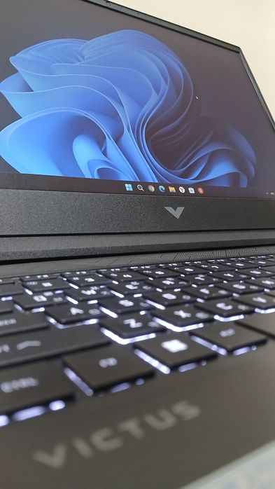 Victus V15 rtx3050
Intel core- i5 12450H 2.00 GHz
RAM: 16 Gb
SSD: 512