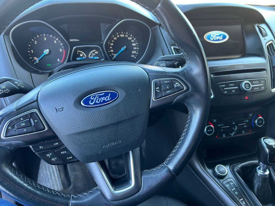 Ford Focus 2017 – diesel – full option – stare excelentă – consum mic