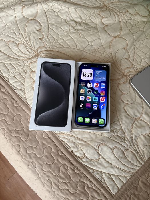 Vând iPhone 15 Pro Max varianta 25 6 de giga