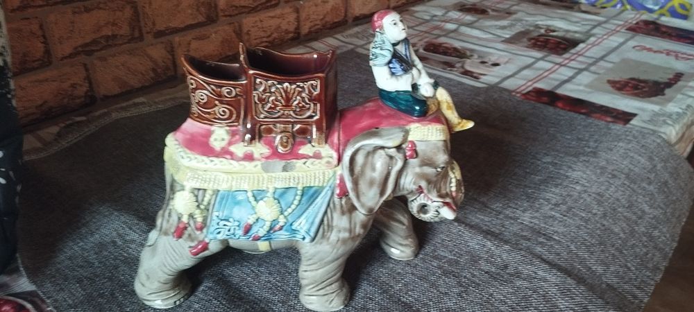 Антикварный слон- табачница