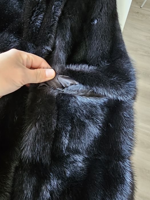 Продам чёрную классическую норковую шубу