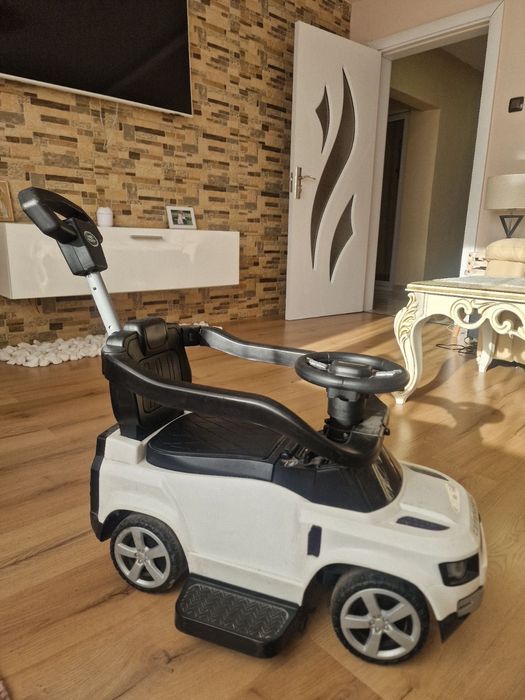 Кола за возене Ride-On LAND ROVER DEFENDER бяла OC6820-CP W