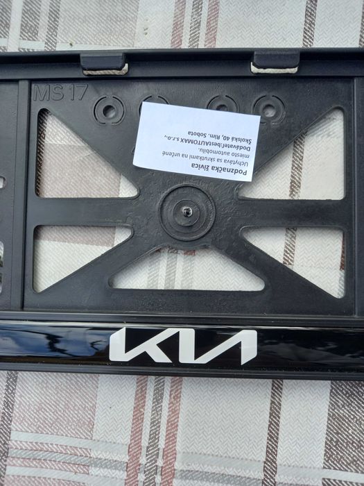 Стойки за регистрационен номер KIA
