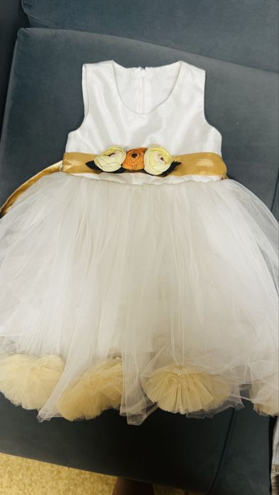 Пышное нарядное платье на девочку