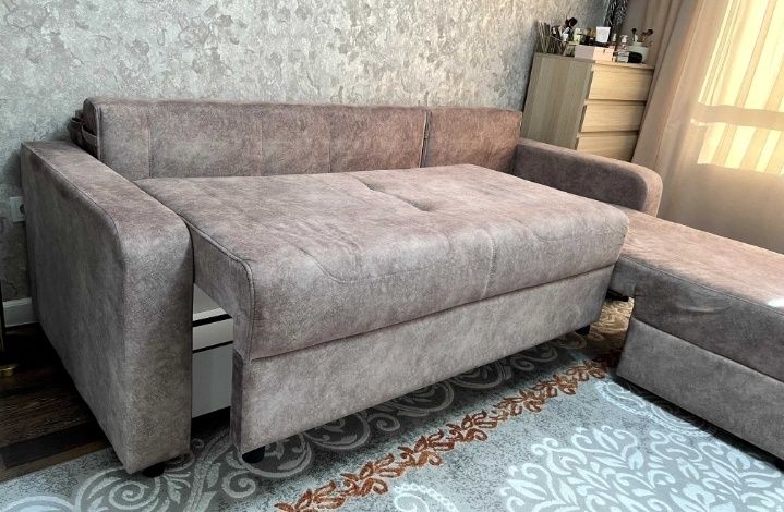 Продам диван угловой новый