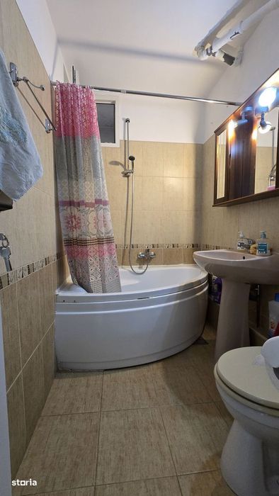 Apartament drăguț de închiriat