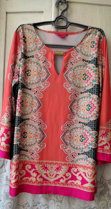 Блузка Яркая для пышных дам