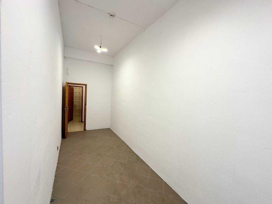 Магазин под наем в кв Бузлуджа - Vip center