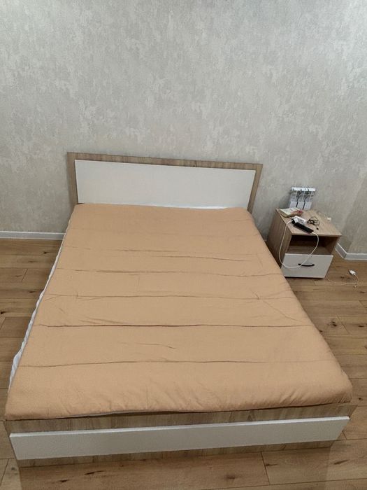 Продам кровать с матрасом