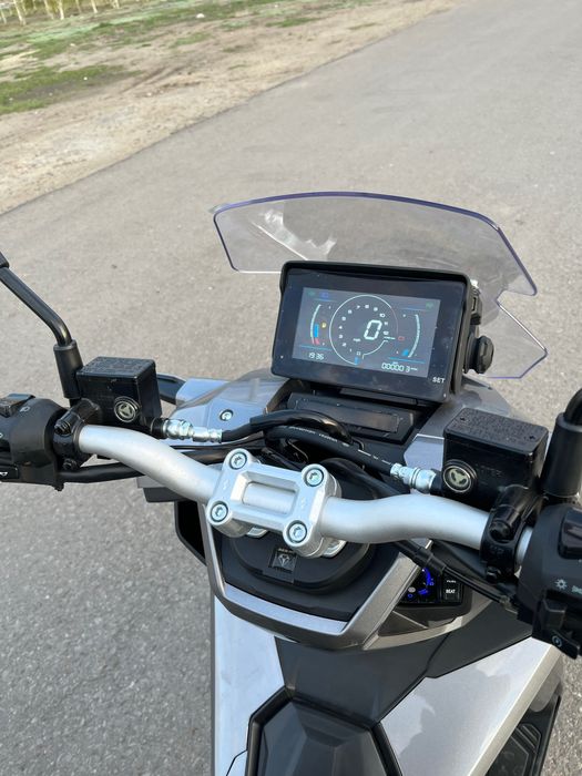 Новый скутер 180 кубов