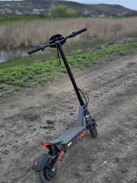 Trotinetă Electrică KuKirin G2 - Model Nou, Suspensii Off-Road, Ca Nouă