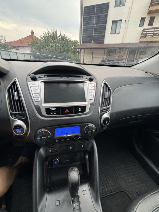 Hyundai ix35 2.0 CRDi 184 CP 4x4 Automat 2011 – Piele – 2 seturi roți