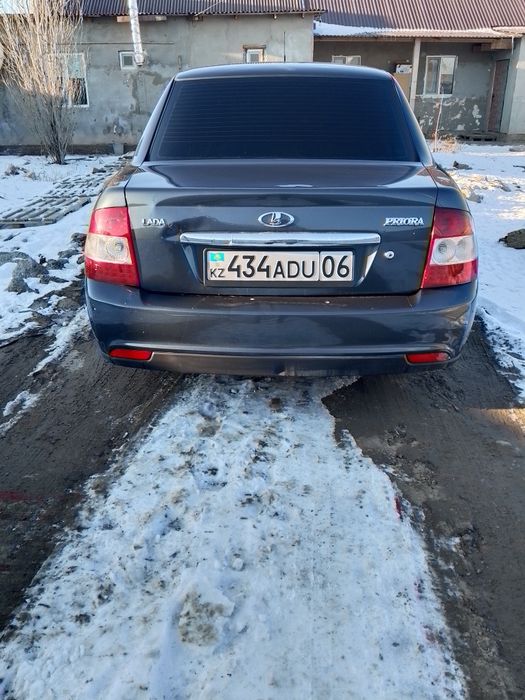 Приора автомобиль