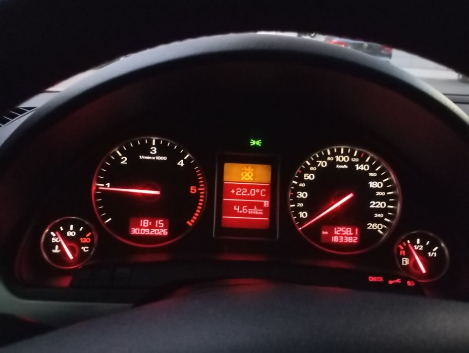 AUDI A4 2002 — imagine 2