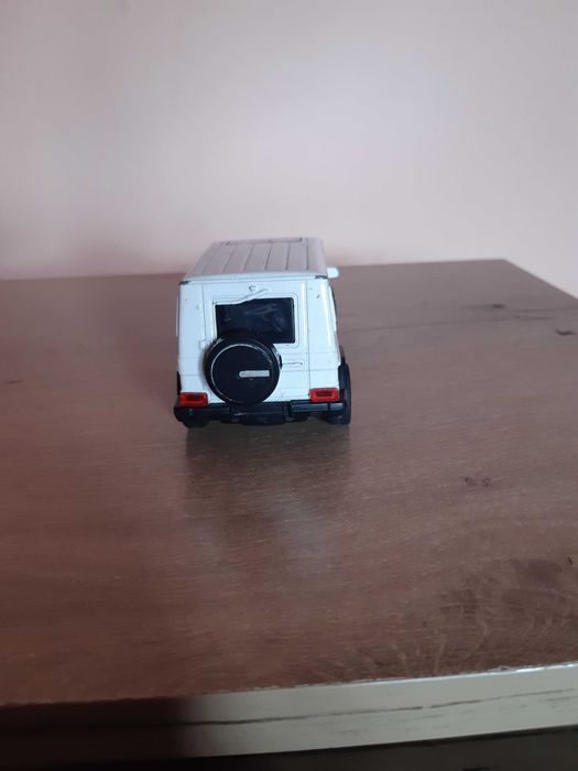 Количка Мерцедес G-класа, Джип полиция колекционерска мащаб 1:42