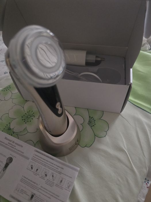 Продам массажёр для  лица