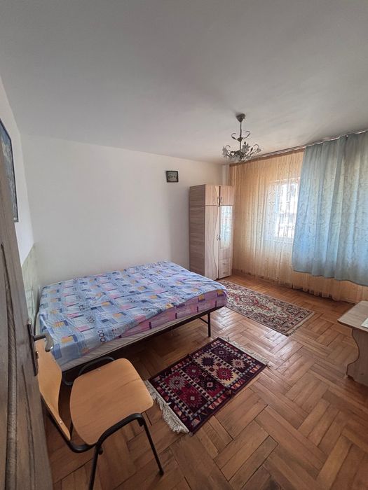 Apartament 3 camere - Stefan cel mare