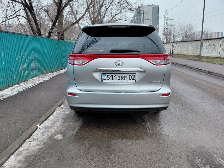 Тоета превия продам