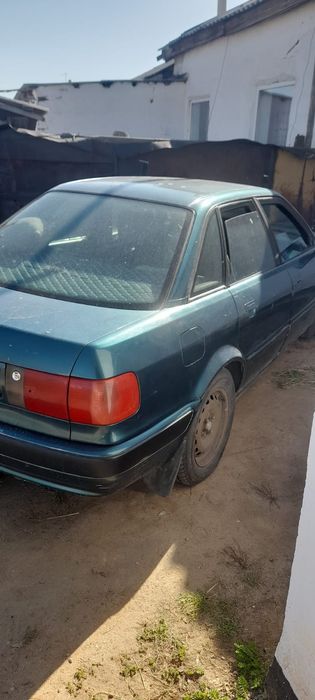 Продам Ауди 80 б4