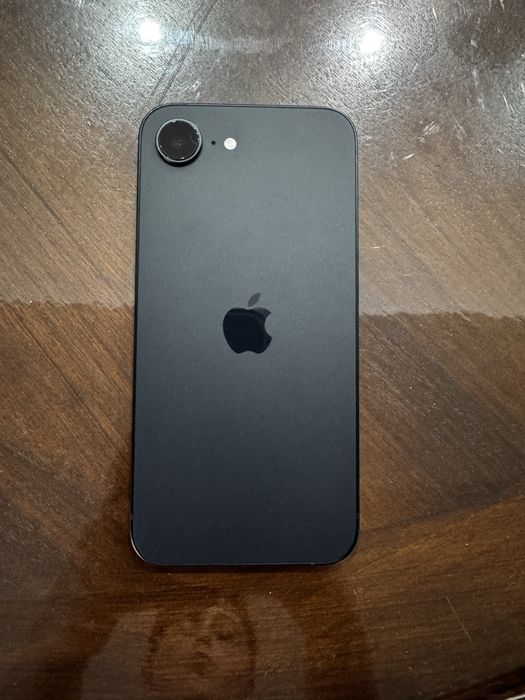 Iphone 16e nou inca in garantie