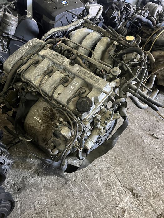 Двигатель на Mazda 2.0 FS трамблер 626 кронус