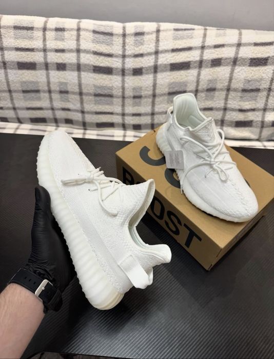 Adidasi “Yeezy 350 v2 Withe” (Sigilat)