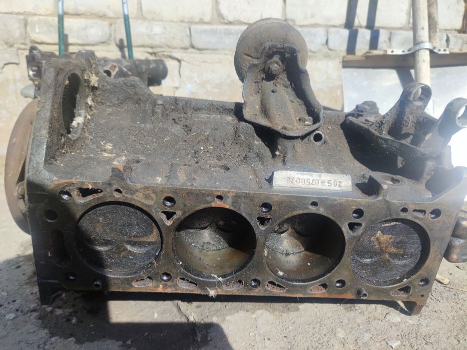 Продам блок двигателя от opel