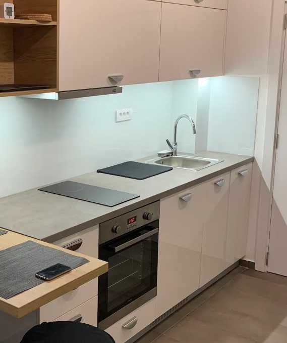 Дава се под наем Едностаен апартамент в Пловдив, Младежки Хълм - 40 кв.м за 183.6 € - Снимка #1